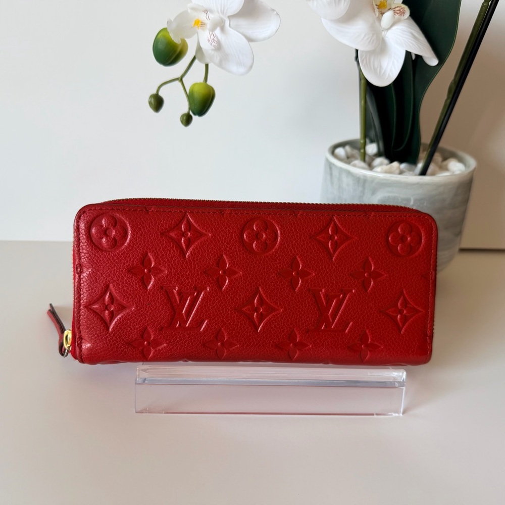 Authentic Louis Vuitton Zippy Wallet Empreinte Leather – Bold Red – - Picture 4 of 17
